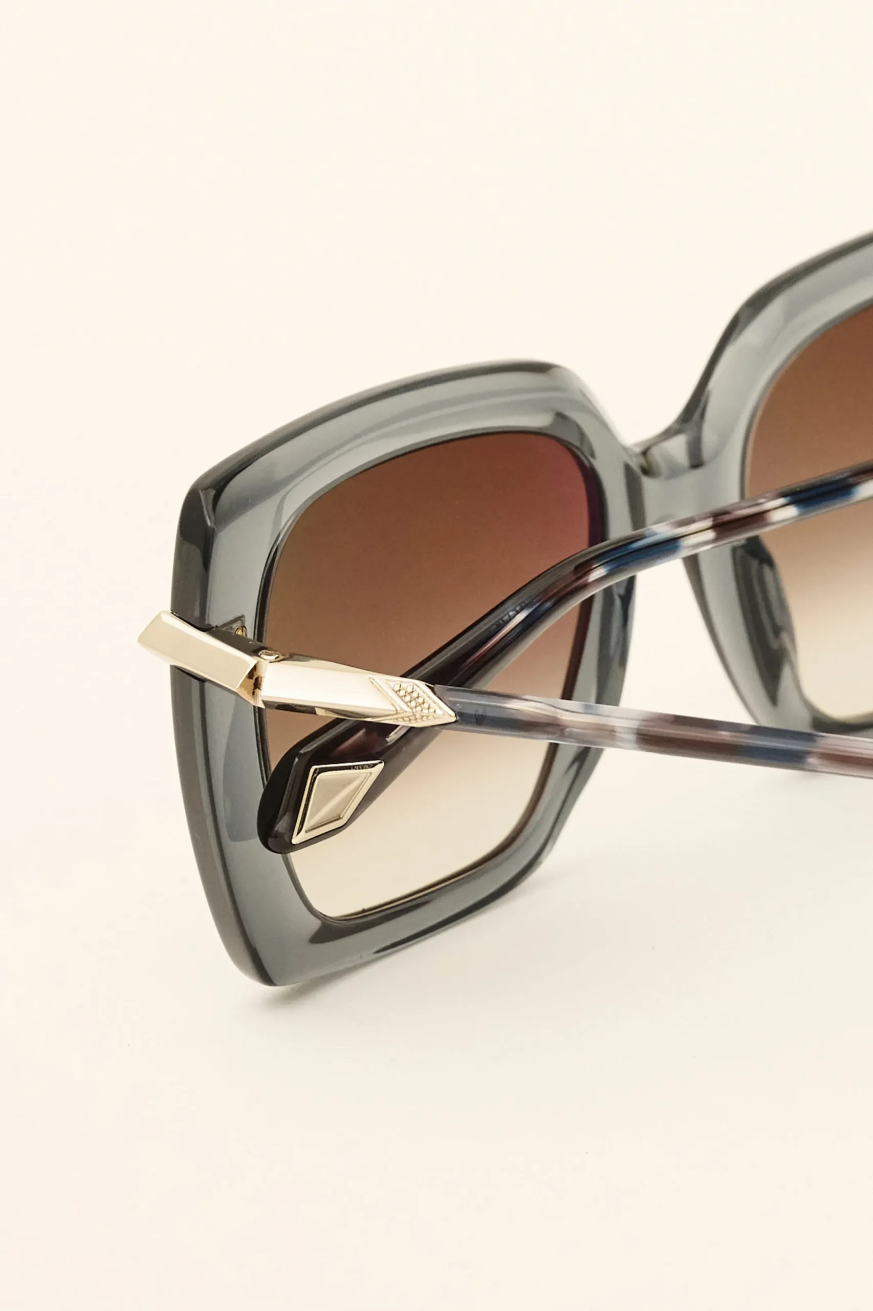 LUCILE lunettes solaires carrées