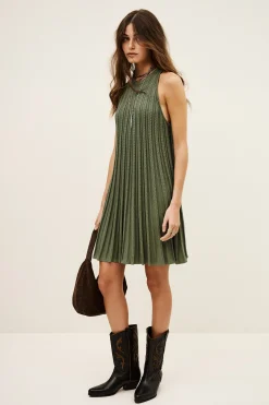 SINNTA robe tricotee sans manches plissee