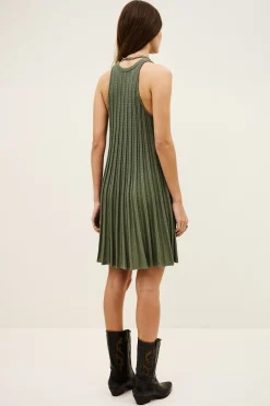 SINNTA robe tricotee sans manches plissee