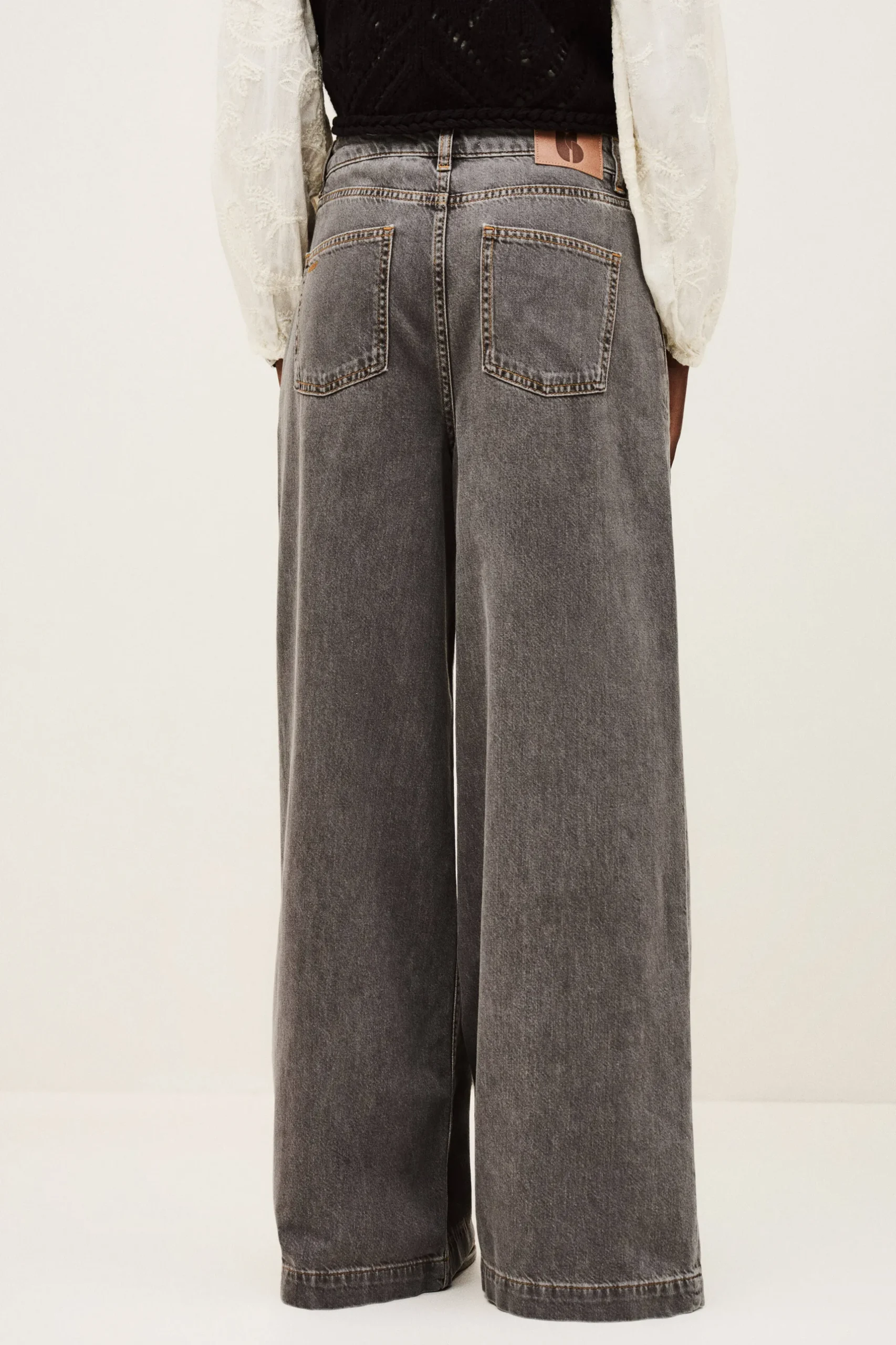 YUSC JEAN